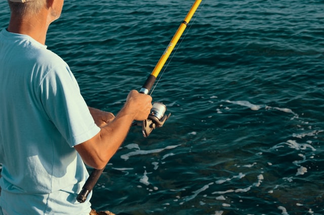 proper way to hold a fishing rod - fishing